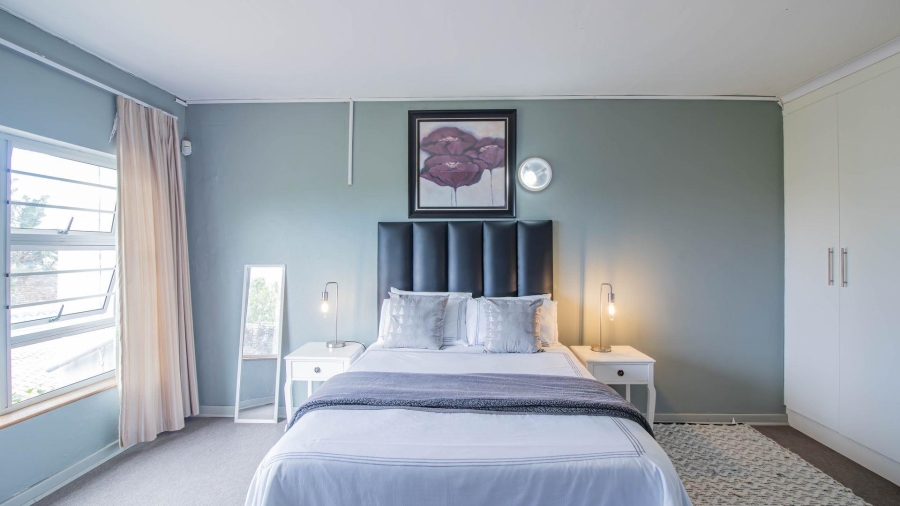 5 Bedroom Property for Sale in Beacon Bay Eastern Cape